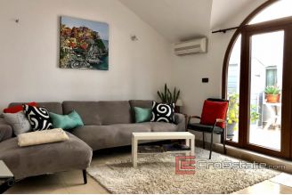 14 2024 99 Split house for sale