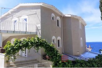 015 2021 270 Apartment villa with sea view Primosten for sale1