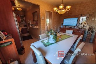 11 2018 151 Split apartment for sale