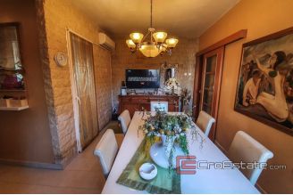 11 2018 151 Split apartment for sale