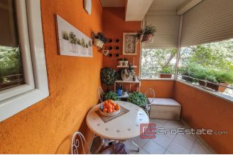 11 2018 151 Split apartment for sale