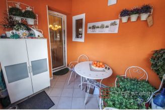 11 2018 151 Split apartment for sale