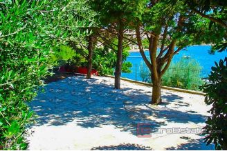 015 2021 257 Pag apartment house for sale