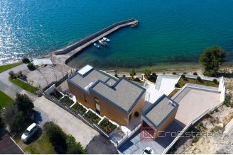 014 2021 259 Zadar area house sea front for sale