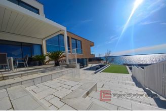 014 2021 259 Zadar area house sea front for sale