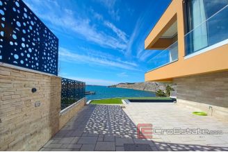 014 2021 259 Zadar area house sea front for sale