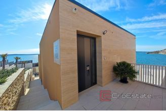 014 2021 259 Zadar area house sea front for sale