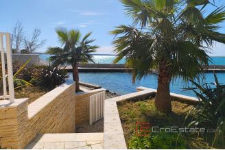 014 2021 259 Zadar area house sea front for sale