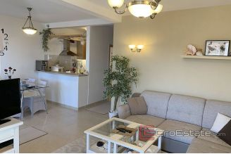 0015 5002 30 island brac three bedroom apartment with seaview for sale