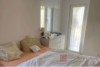 0015 5002 30 island brac three bedroom apartment with seaview for sale