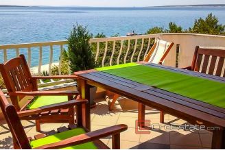 008 2021 258 Pag house sea front for sale