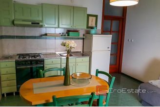 008 2021 258 Pag house sea front for sale