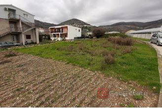 005 4992 30 trogir building plot for sale