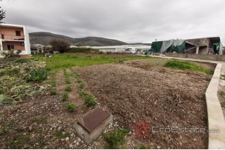 005 4992 30 trogir building plot for sale