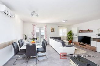 019 2026 59 Zadar area house for sale
