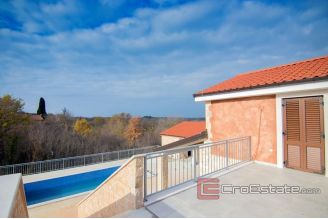020 4997 30 island krk house with pool for sale