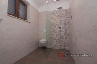 020 4997 30 island krk house with pool for sale