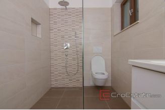 020 4997 30 island krk house with pool for sale