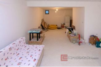 020 4997 30 island krk house with pool for sale