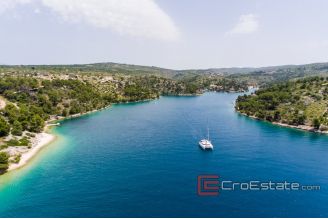 005 2022 302 Brac building plot sea front for sale