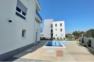 018 2022 303 island ciovo house with pool and sea view for sale