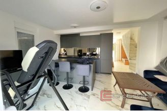 018 2022 303 island ciovo house with pool and sea view for sale