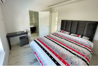018 2022 303 island ciovo house with pool and sea view for sale