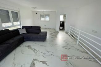 018 2022 303 island ciovo house with pool and sea view for sale