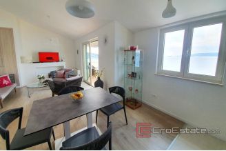 013 2018 155 island ciovo seafront house with pool for sale