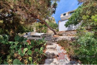 013 2018 155 island ciovo seafront house with pool for sale