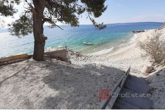 011 2016 449 one room apartment first rowe to the sea