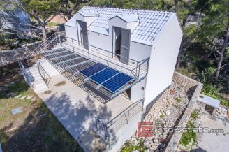 20 2011 90 Brac house sea view for sale