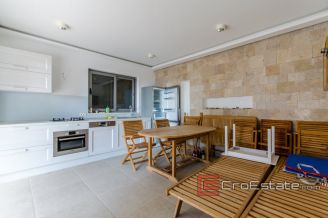 20 2011 90 Brac house sea view for sale