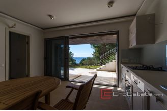 20 2011 90 Brac house sea view for sale