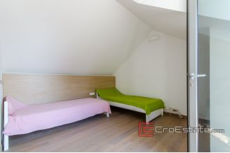 20 2011 90 Brac house sea view for sale