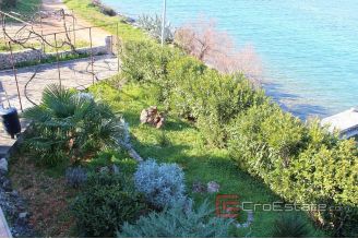 010 2021 271 house near Primosten first row to the sea