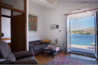 010 2021 271 house near Primosten first row to the sea