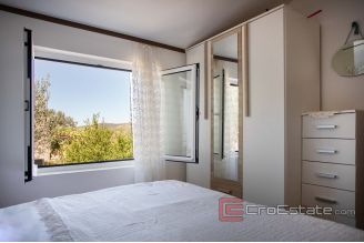 010 2021 271 house near Primosten first row to the sea