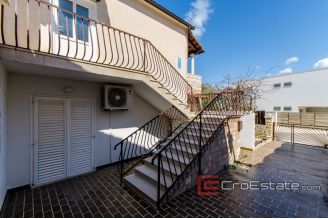 20 5005 30 Brac Sutivan house sea view for sale