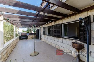 20 5005 30 Brac Sutivan house sea view for sale