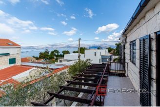 20 5005 30 Brac Sutivan house sea view for sale