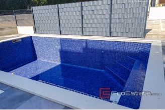 16 2025 60 Ciovo penthouse sea view for sale