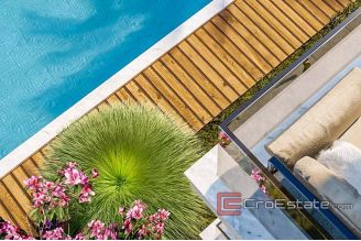 16 2025 60 Ciovo penthouse sea view for sale