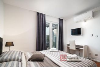 014 2022 306 primosten villa with pool and sea view for sale