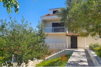 019 2021 274 island ciovo seafront house for sale