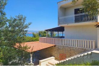 019 2021 274 island ciovo seafront house for sale