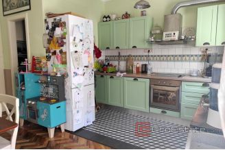 013 2024 106 split manus three bedroom apartment for sale