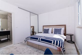 020 2018 157 Ciovo Luxury penthouse with a sea view for sale