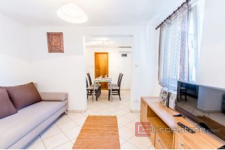 013 3474 30 island brac house overlooking sea for sale