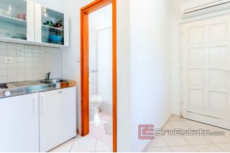 013 3474 30 island brac house overlooking sea for sale